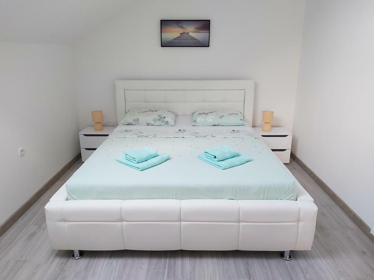 Apartmani Brigita Korenica Exterior foto