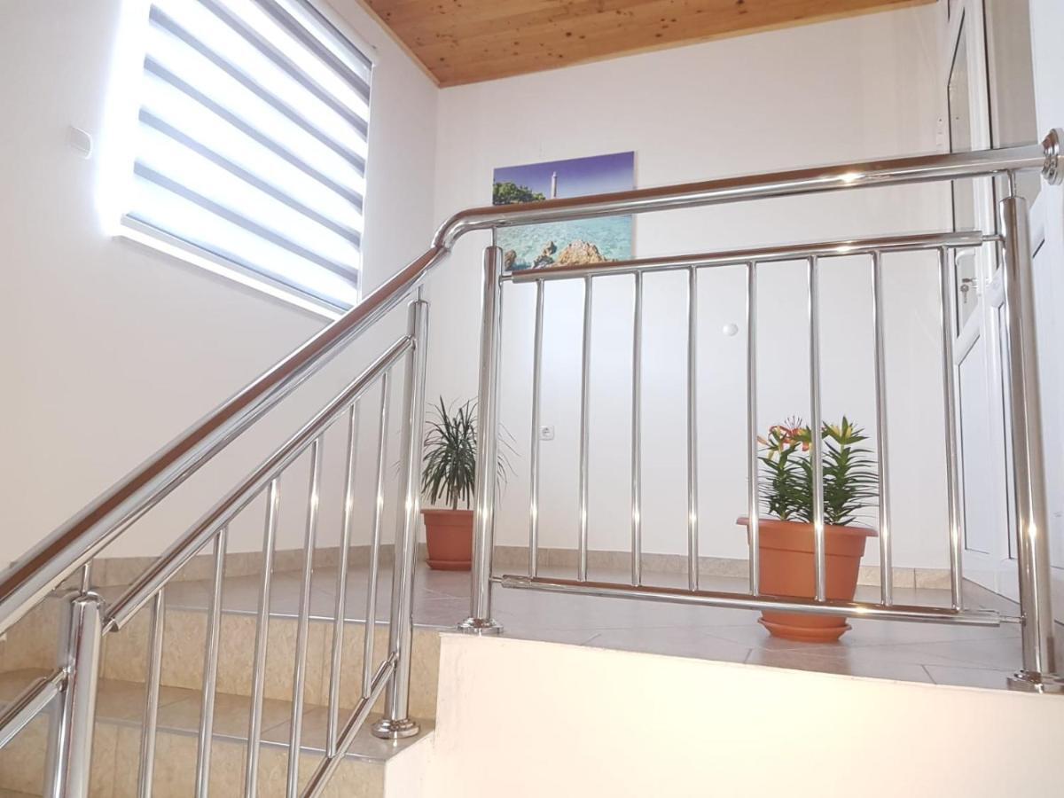 Apartmani Brigita Korenica Exterior foto