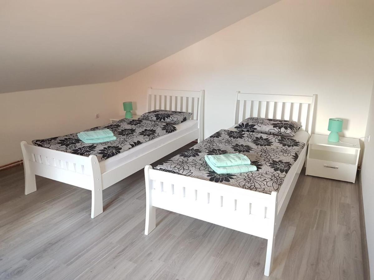 Apartmani Brigita Korenica Exterior foto