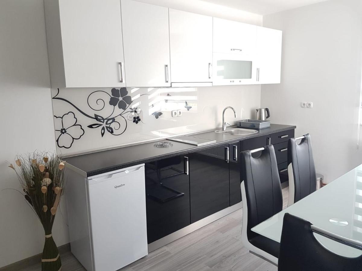Apartmani Brigita Korenica Exterior foto